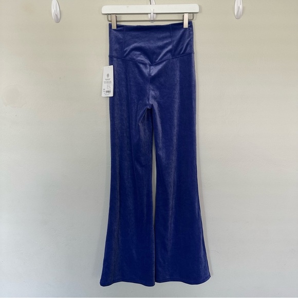Athleta Elation Velvet‎ Flare Pants Size XS - Picture 4 of 10